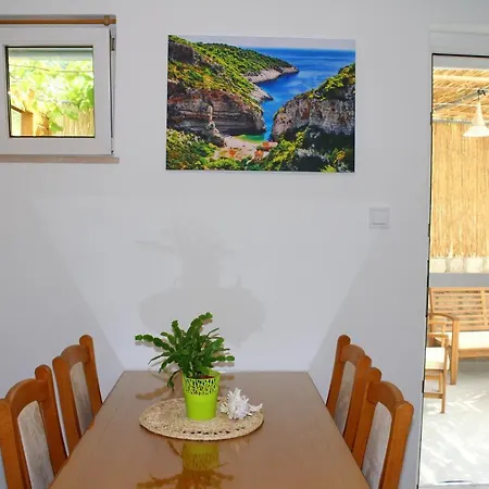 アパート Teraferma 2 コミジャ